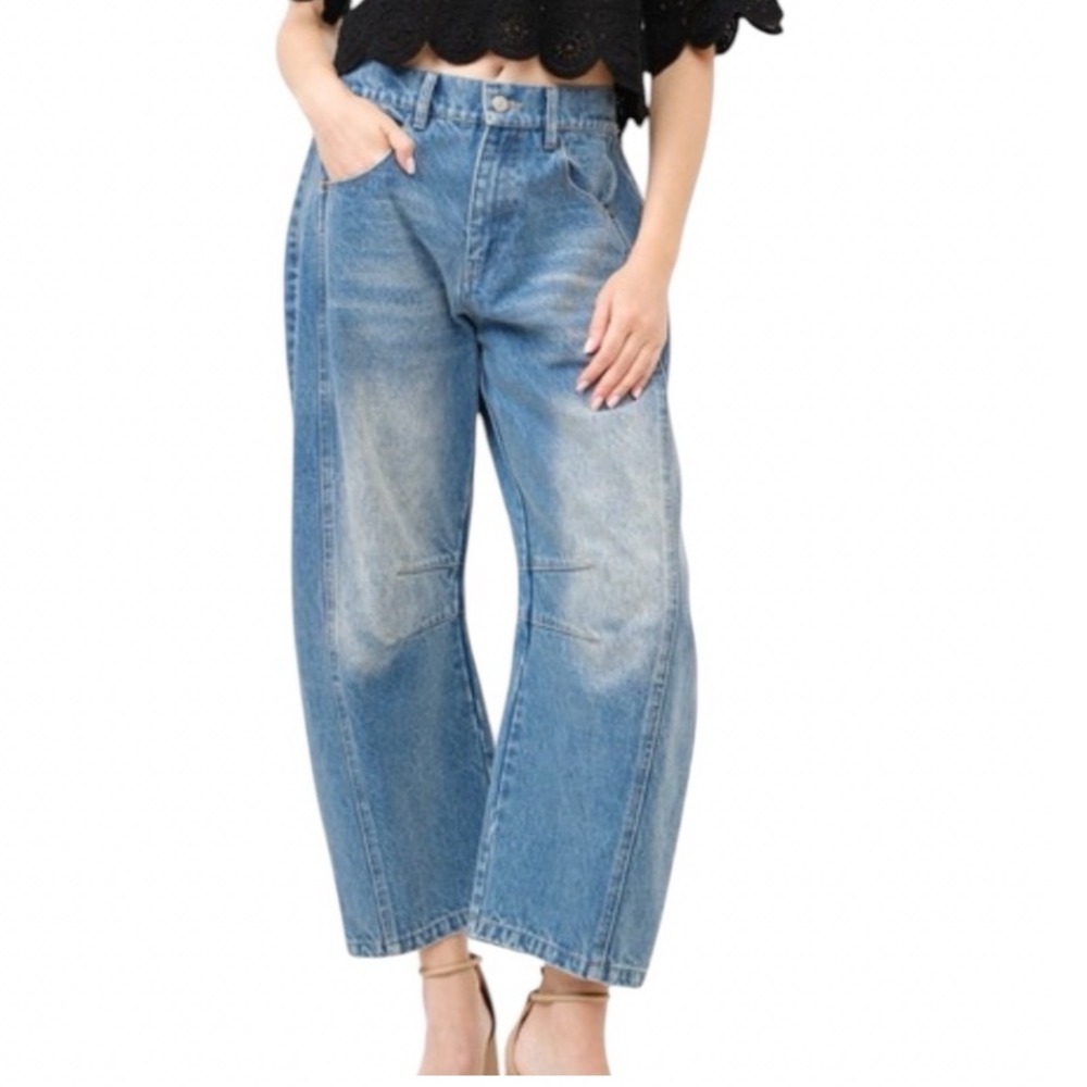 Aaron & Amber Barrel Leg High-Rise Light Wash Denim Jeans Size M NWT
